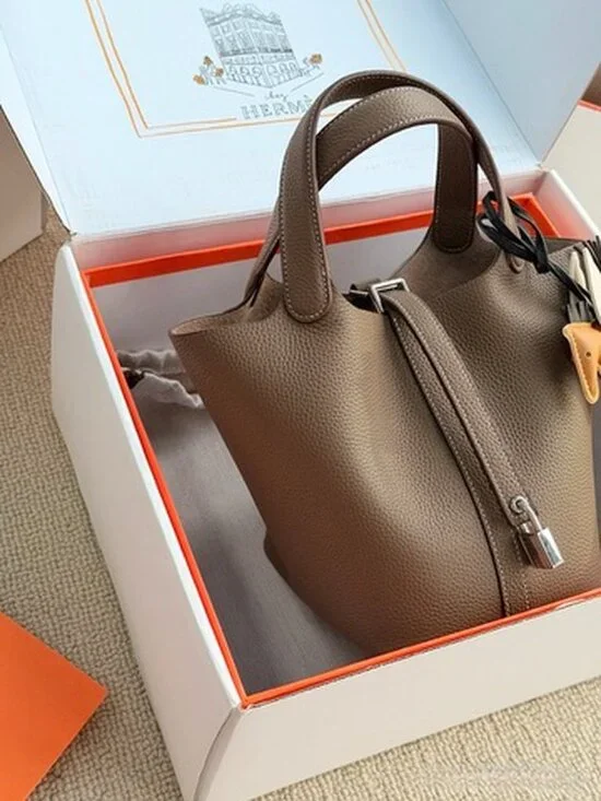 Luxury Grained Leather Bucket Bag Deep Burgundy w/ Gold Hardware - Picture 6 of 9